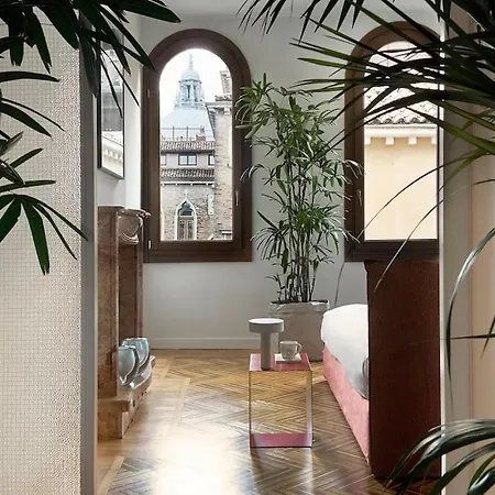 Casa Flora * Venice